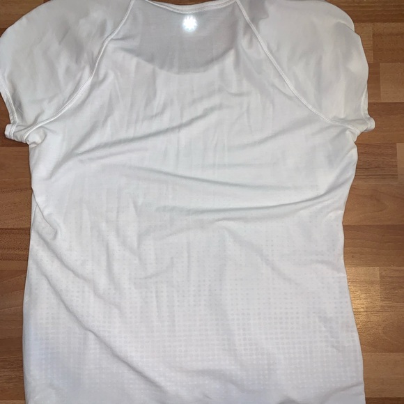 Athleta dotted shirt - Picture 2 of 2